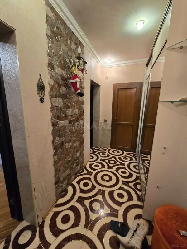 Kirayə verilir 2 otaqlı mənzil 67 m²