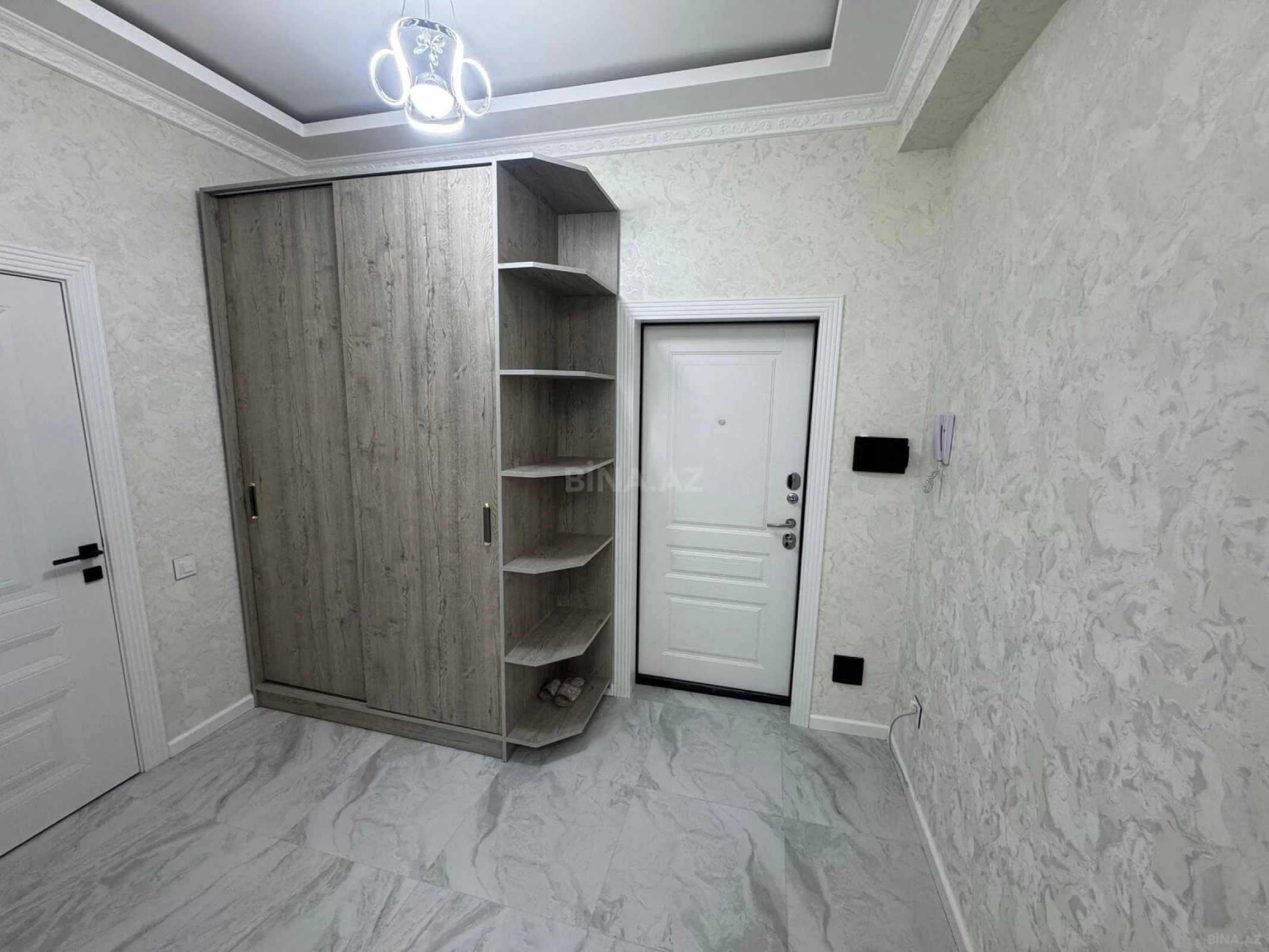 Satılır 2 otaqlı mənzil 69 m²