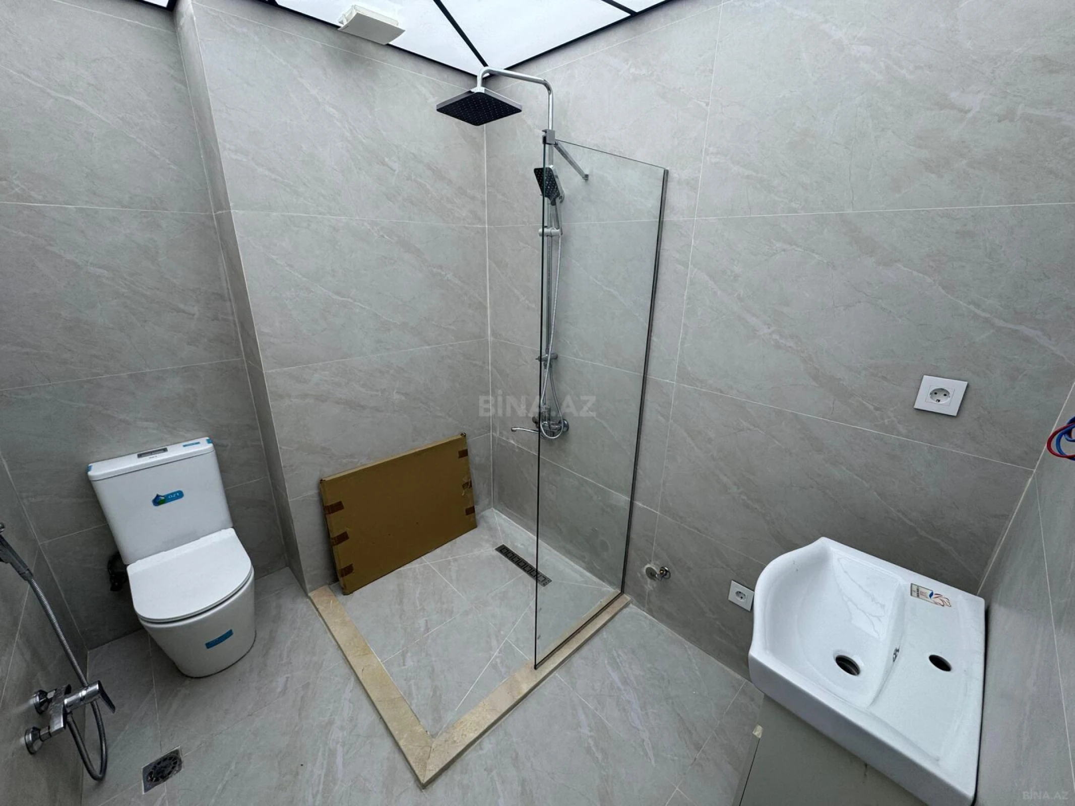 Satılır 2 otaqlı mənzil 69 m²