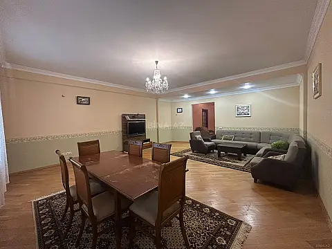 Satılır 5 otaqlı mənzil 200 m² — Bakı, Nəsimi 5 otaq 200.00 m²