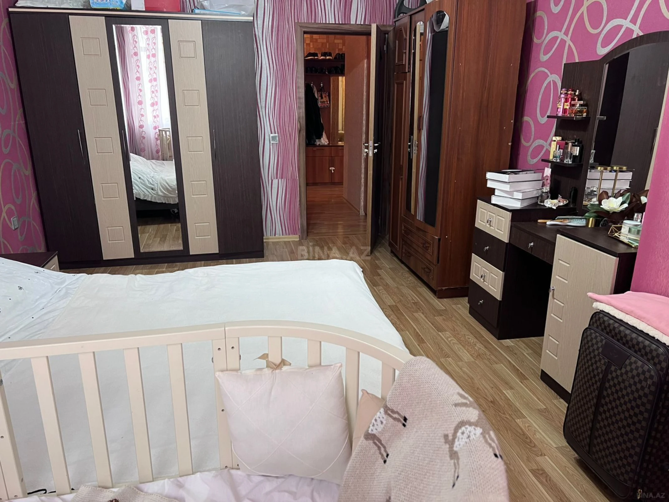 Satılır 2 otaqlı mənzil 90 m²