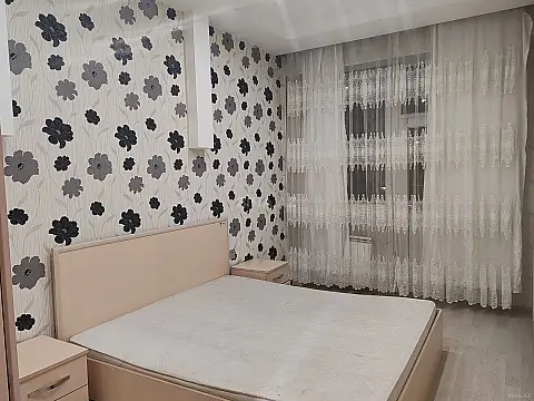 Kirayə verilir 2 otaqlı mənzil 75 m²