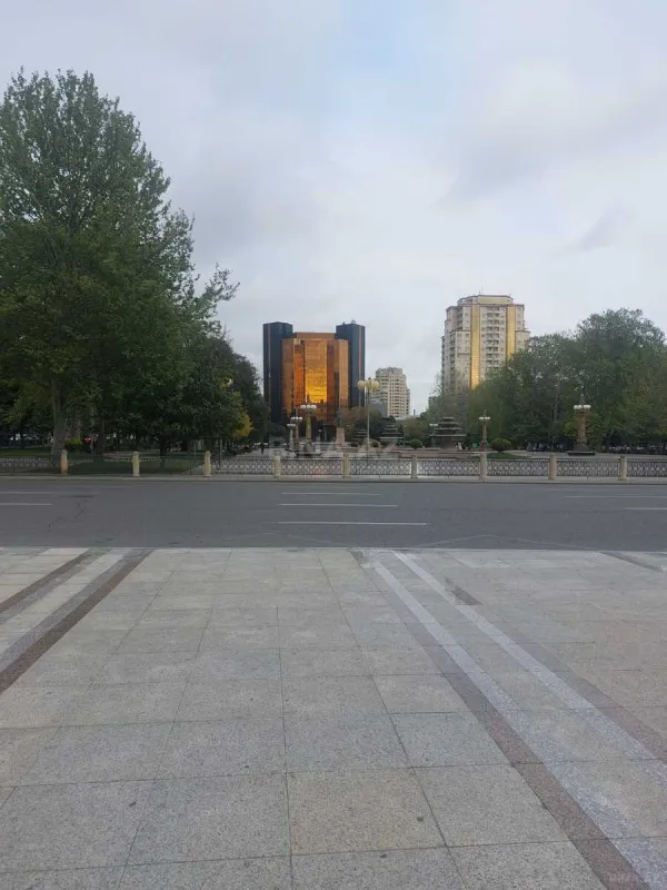 Kirayə verilir 3 otaqlı ofis 90 m²