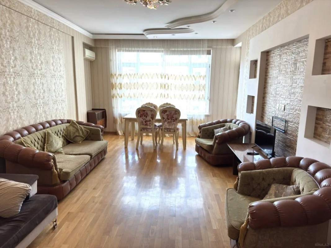 Kirayə verilir 2 otaqlı mənzil 90 m²