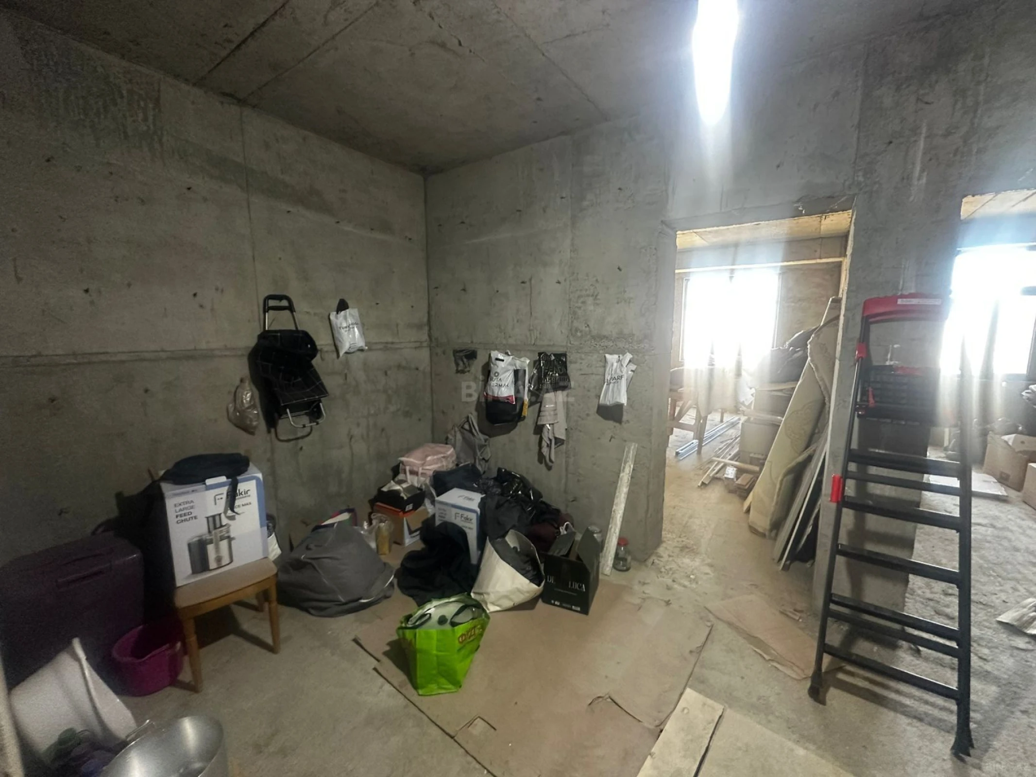 Satılır 2 otaqlı mənzil 72 m²