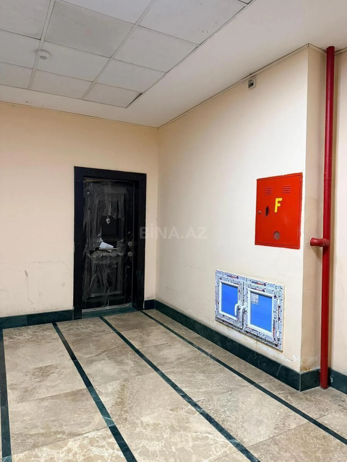 Satılır 3 otaqlı mənzil 165 m²