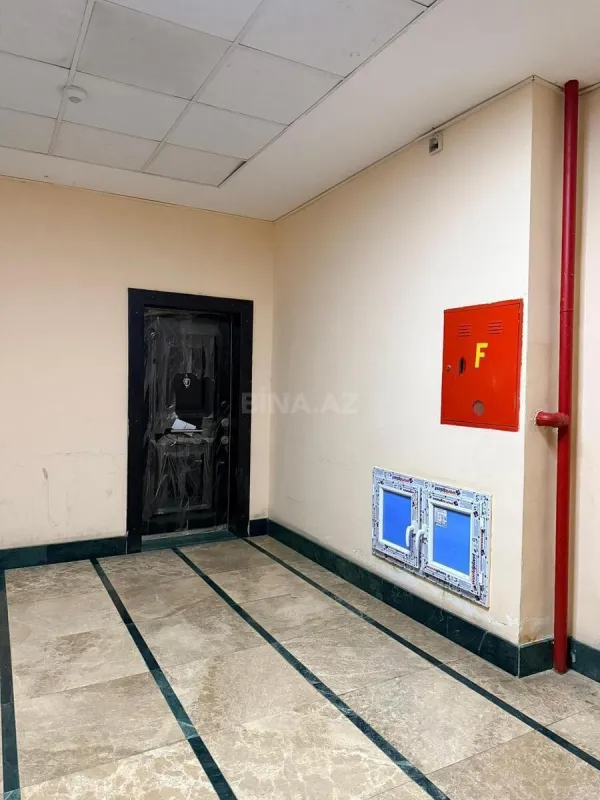 Satılır 3 otaqlı mənzil 165 m²