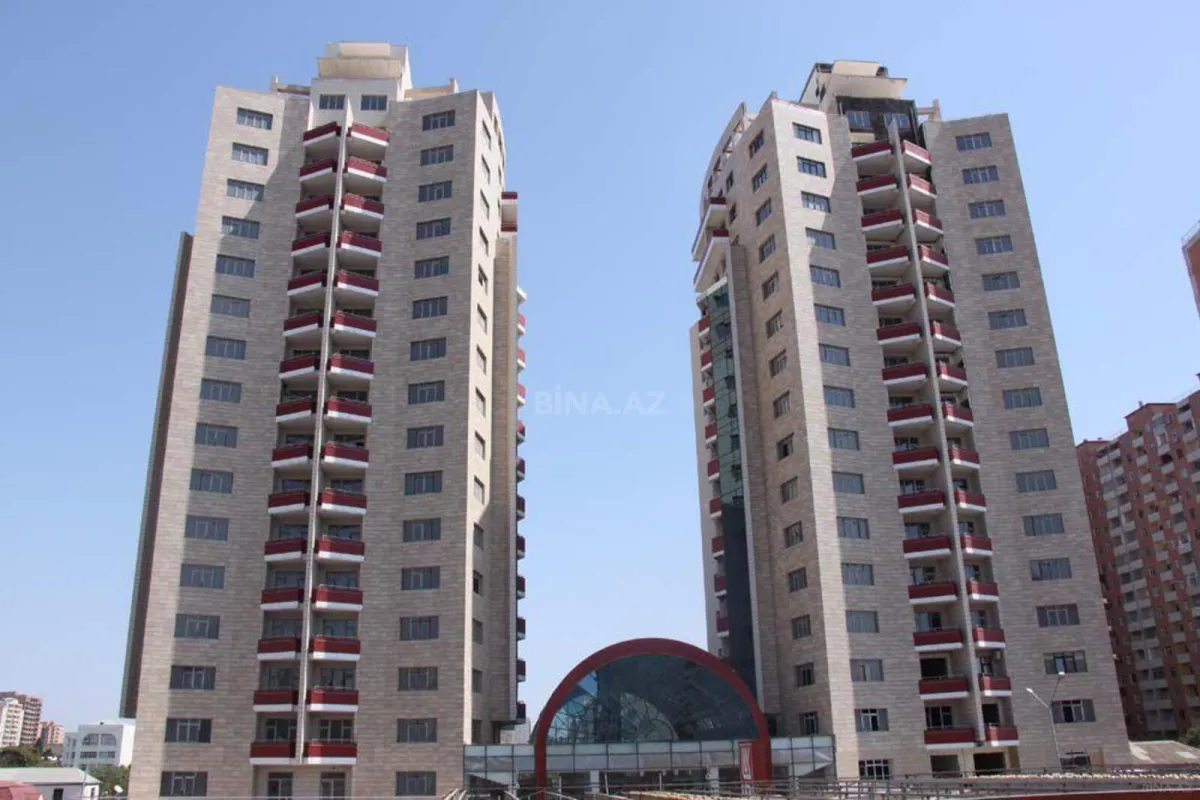 Satılır 3 otaqlı mənzil 165 m²
