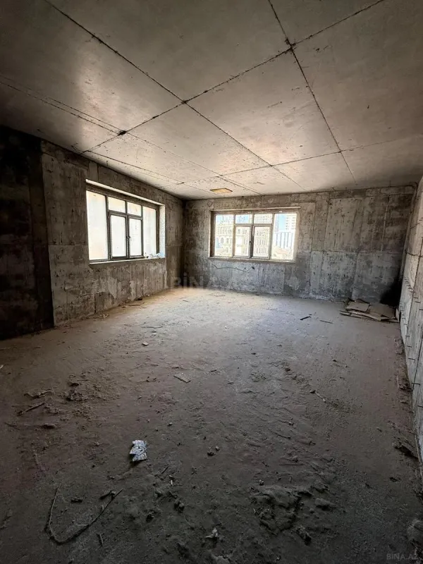 Satılır 3 otaqlı mənzil 165 m²