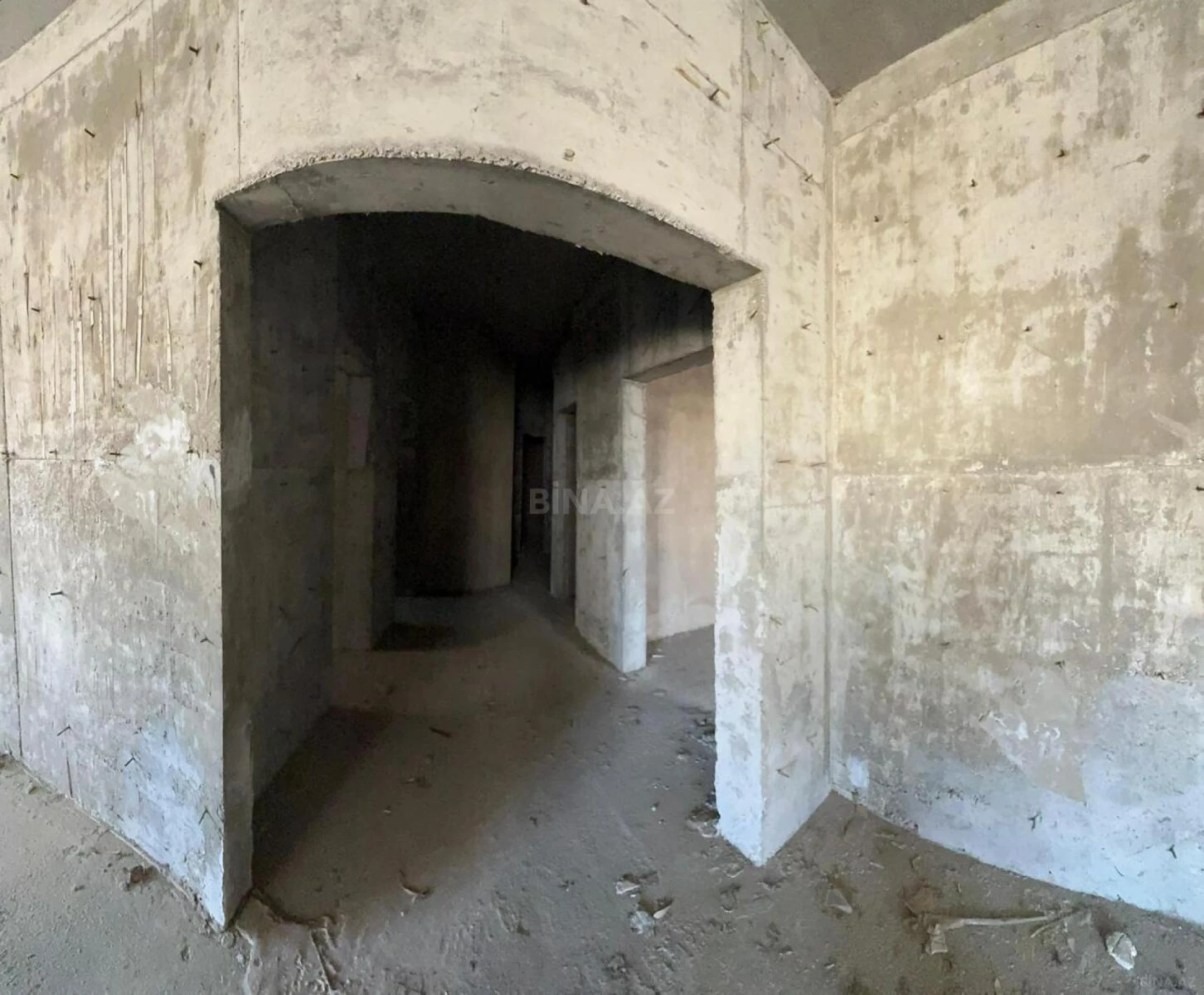 Satılır 3 otaqlı mənzil 165 m²