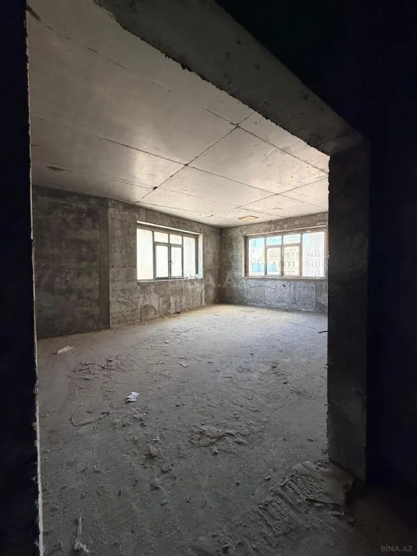 Satılır 3 otaqlı mənzil 165 m²