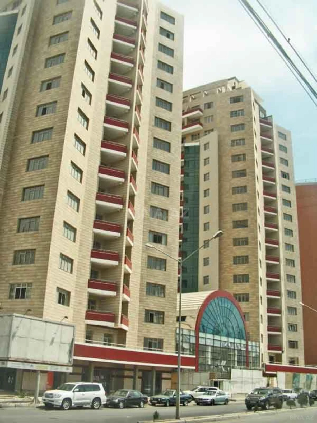 Satılır 3 otaqlı mənzil 165 m²