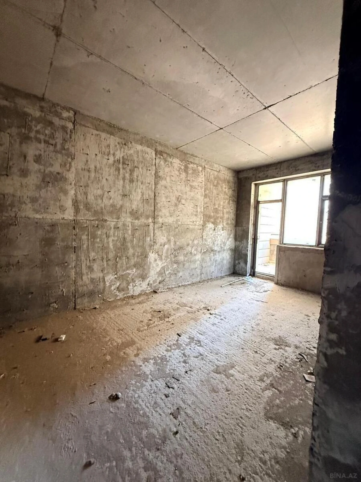 Satılır 3 otaqlı mənzil 165 m²