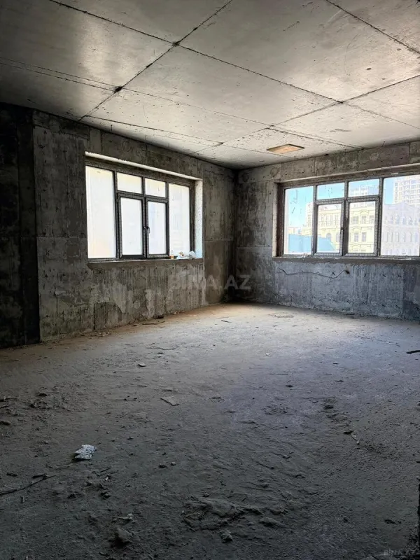 Satılır 3 otaqlı mənzil 165 m²