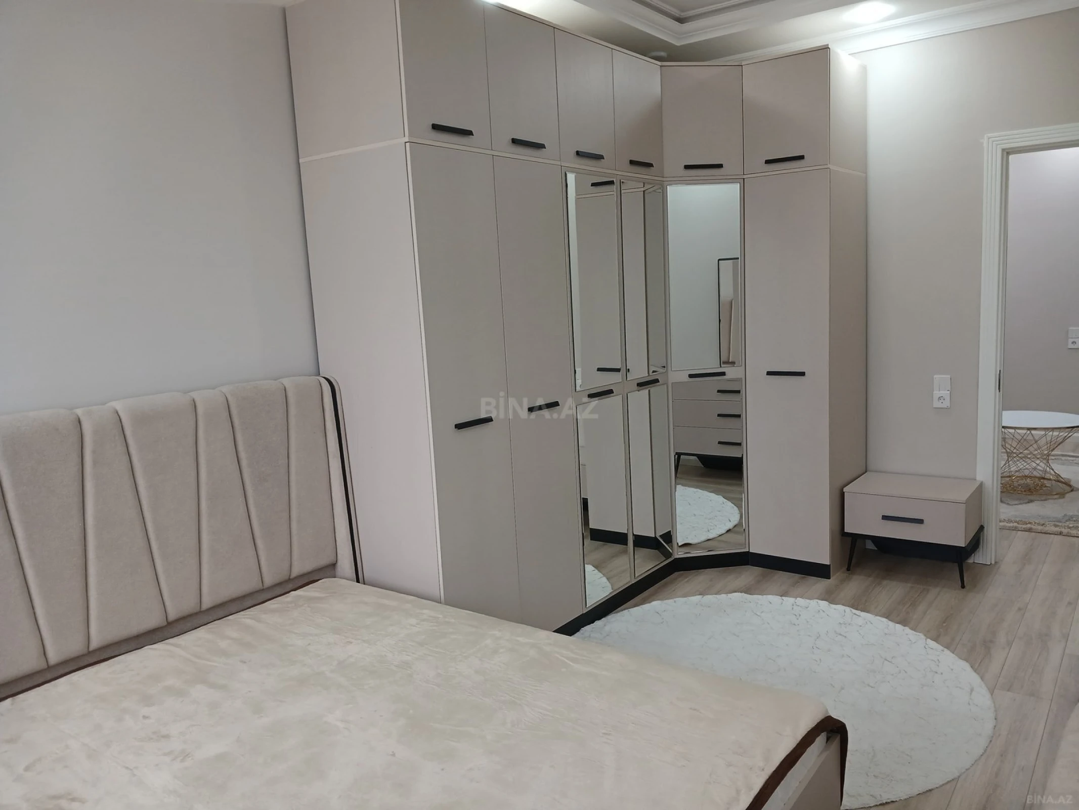 Kirayə verilir 2 otaqlı mənzil 70 m²