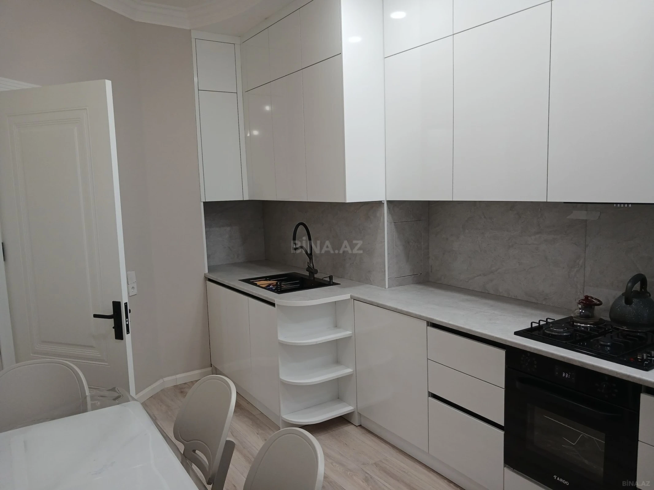 Kirayə verilir 2 otaqlı mənzil 70 m²