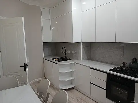 Kirayə verilir 2 otaqlı mənzil 70 m²