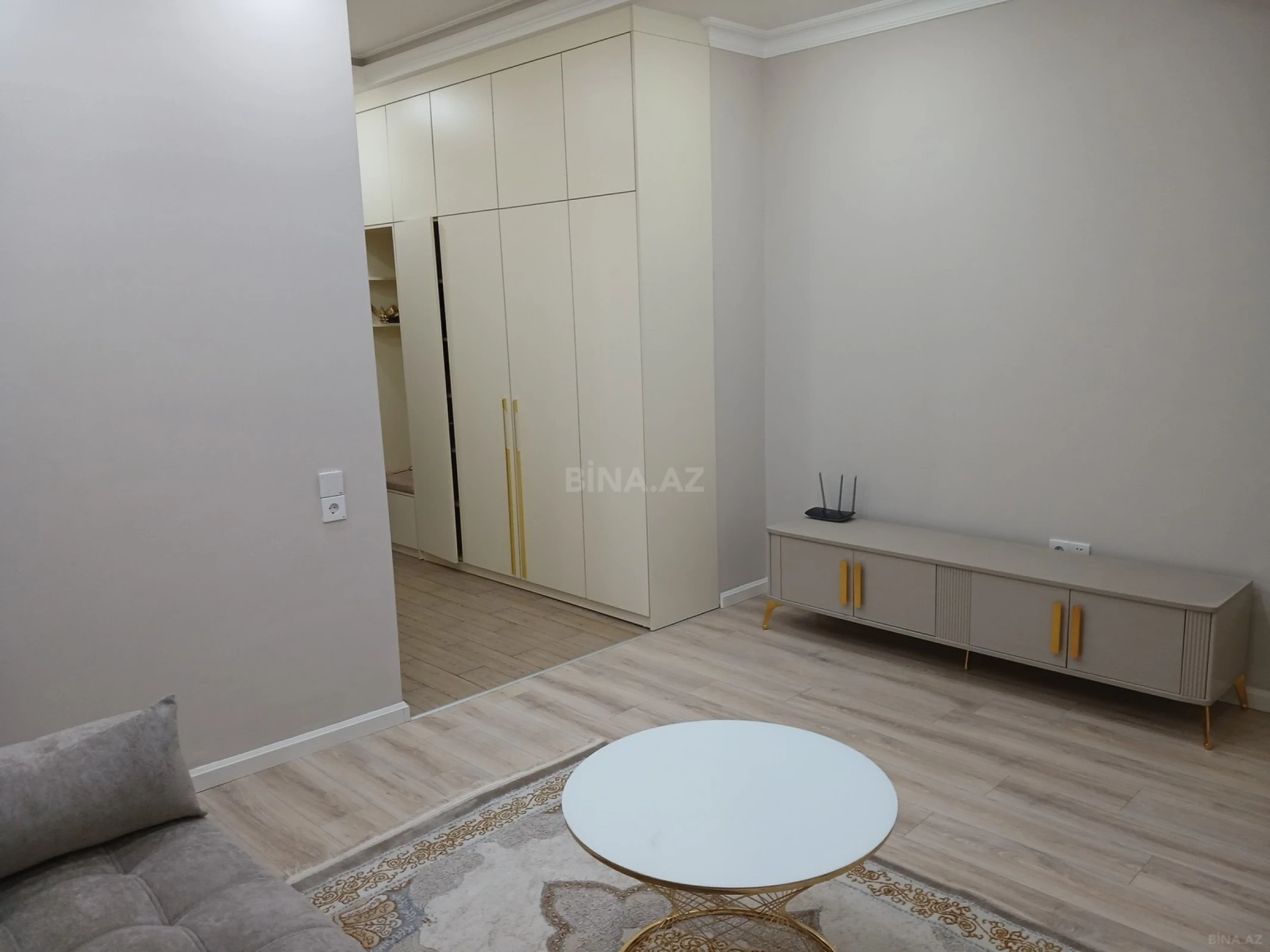 Kirayə verilir 2 otaqlı mənzil 70 m²