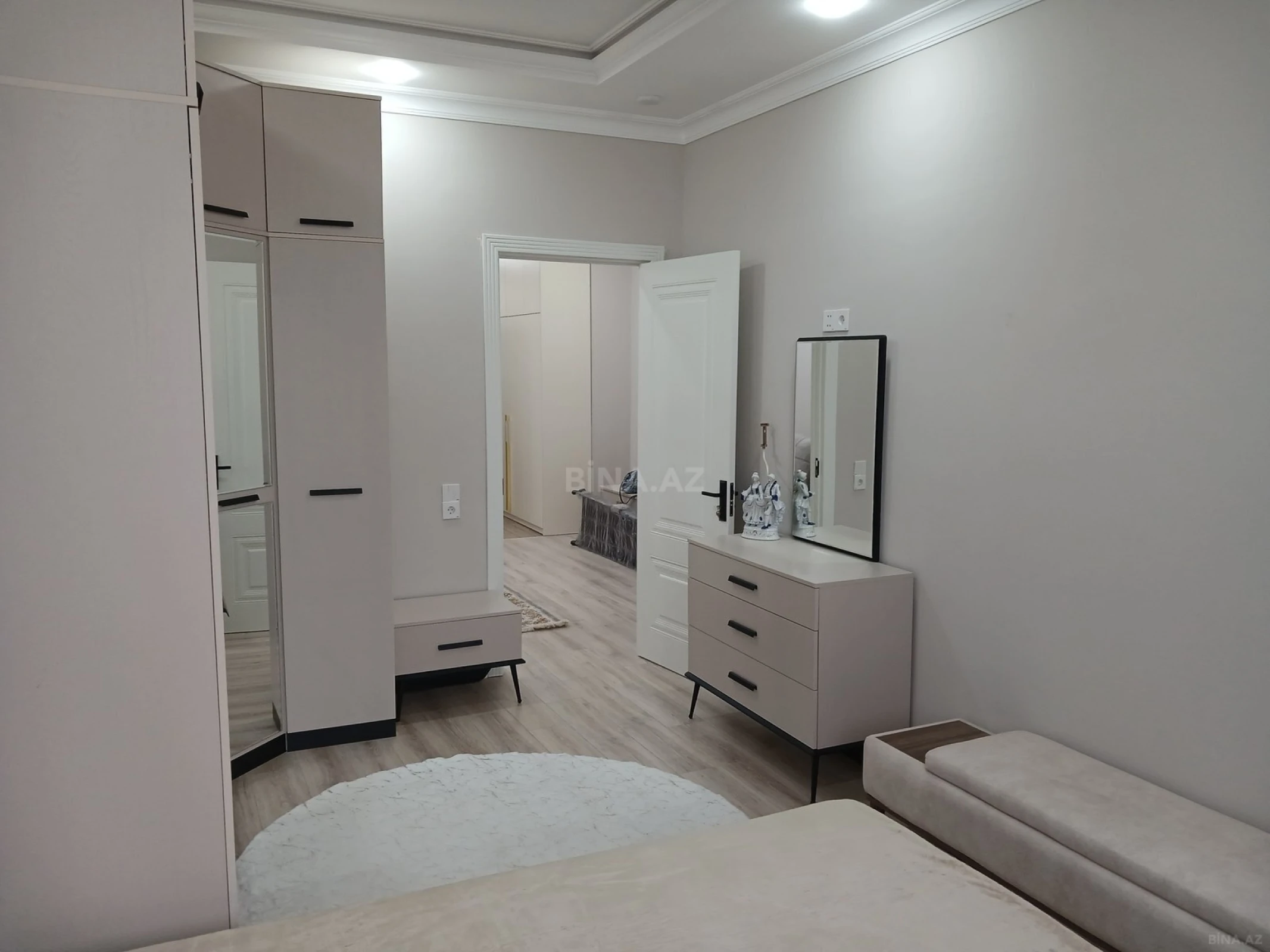 Kirayə verilir 2 otaqlı mənzil 70 m²