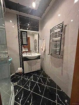 Satılır 3 otaqlı mənzil 108 m²