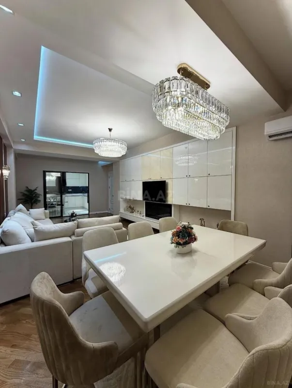 Kirayə verilir 3 otaqlı mənzil 145 m²