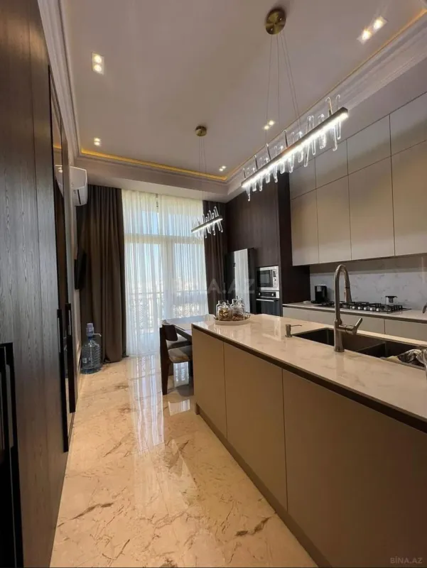 Kirayə verilir 3 otaqlı mənzil 145 m²