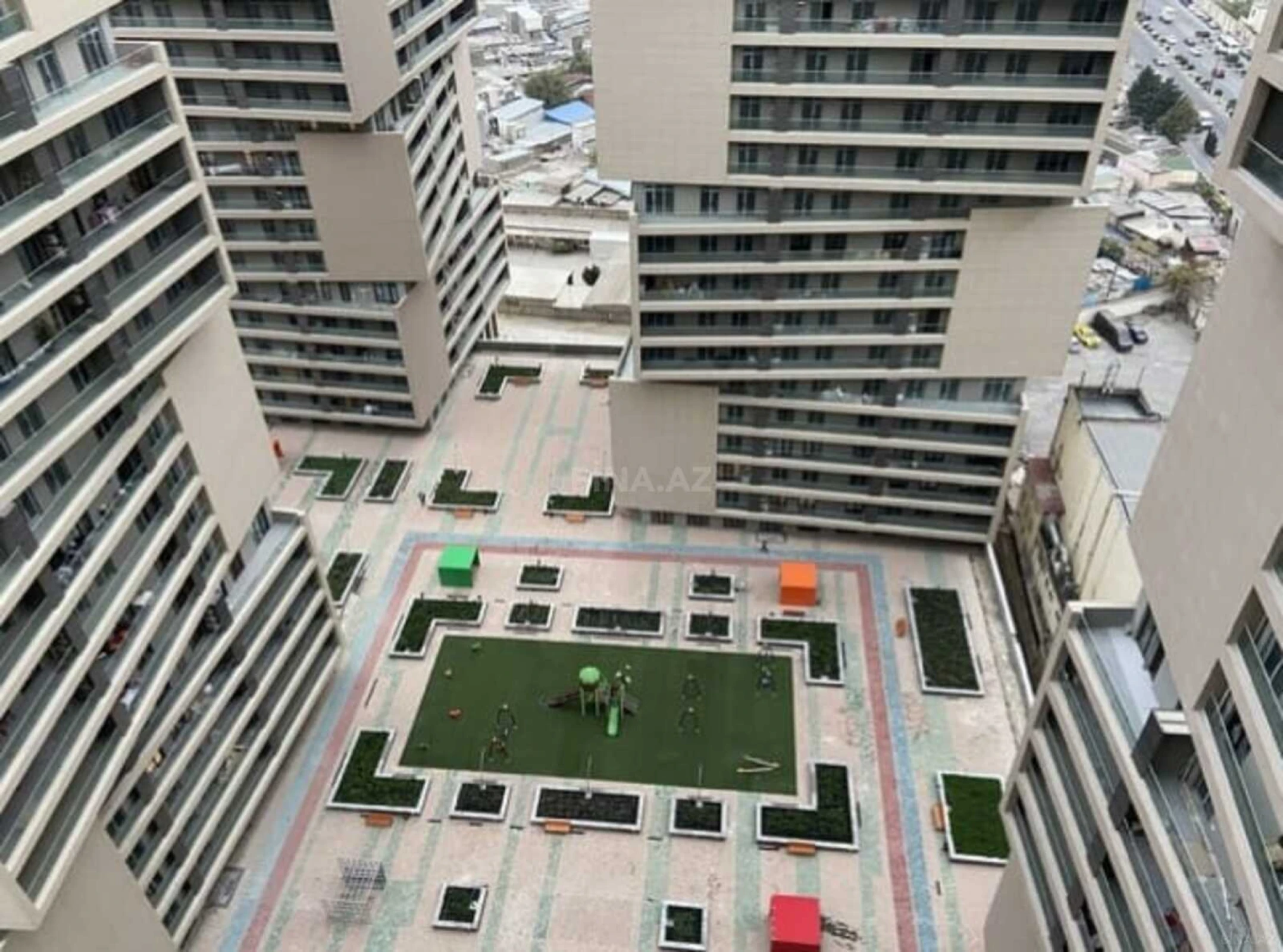 Kirayə verilir 3 otaqlı mənzil 145 m²