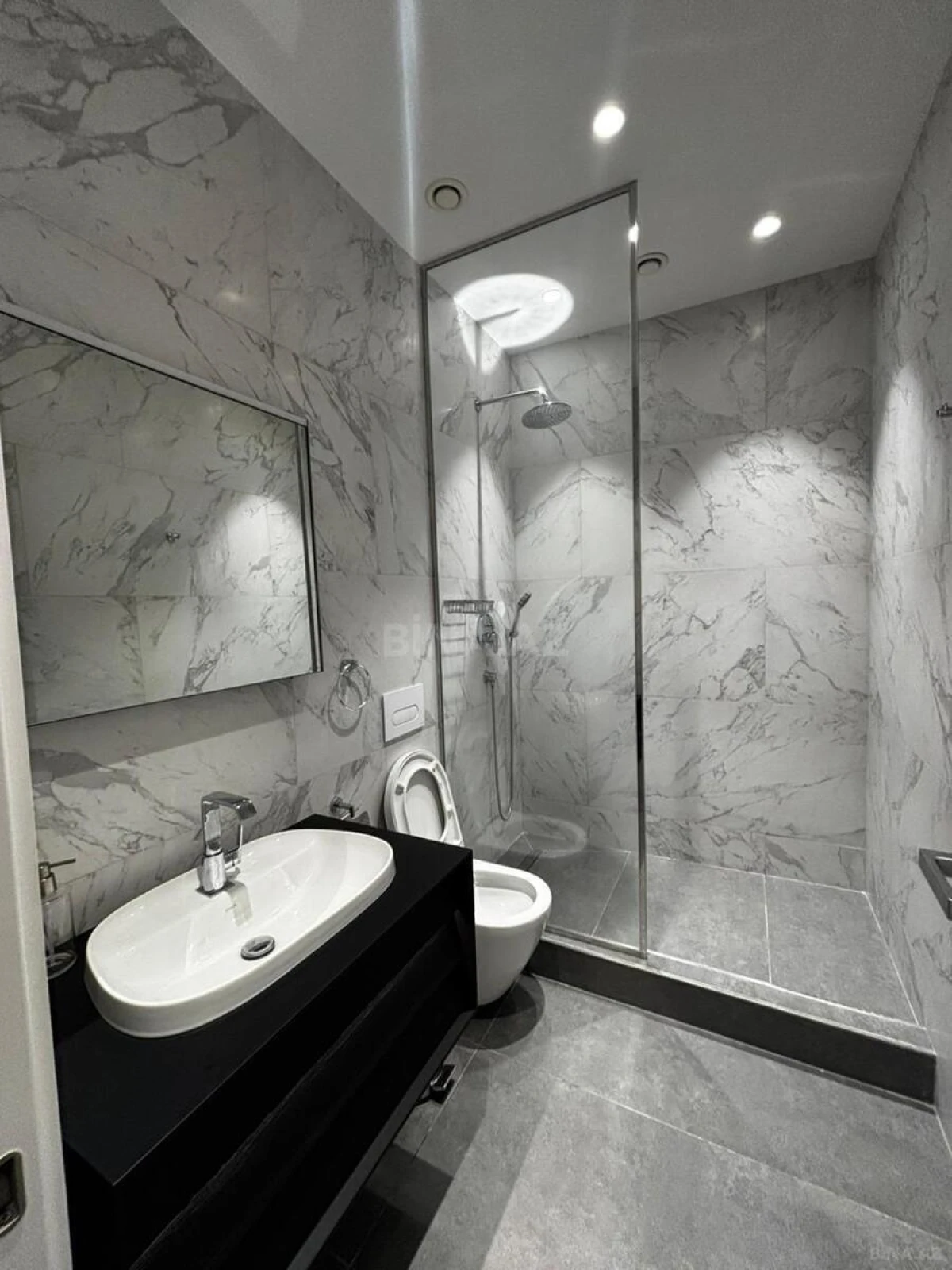 Kirayə verilir 3 otaqlı mənzil 100 m²