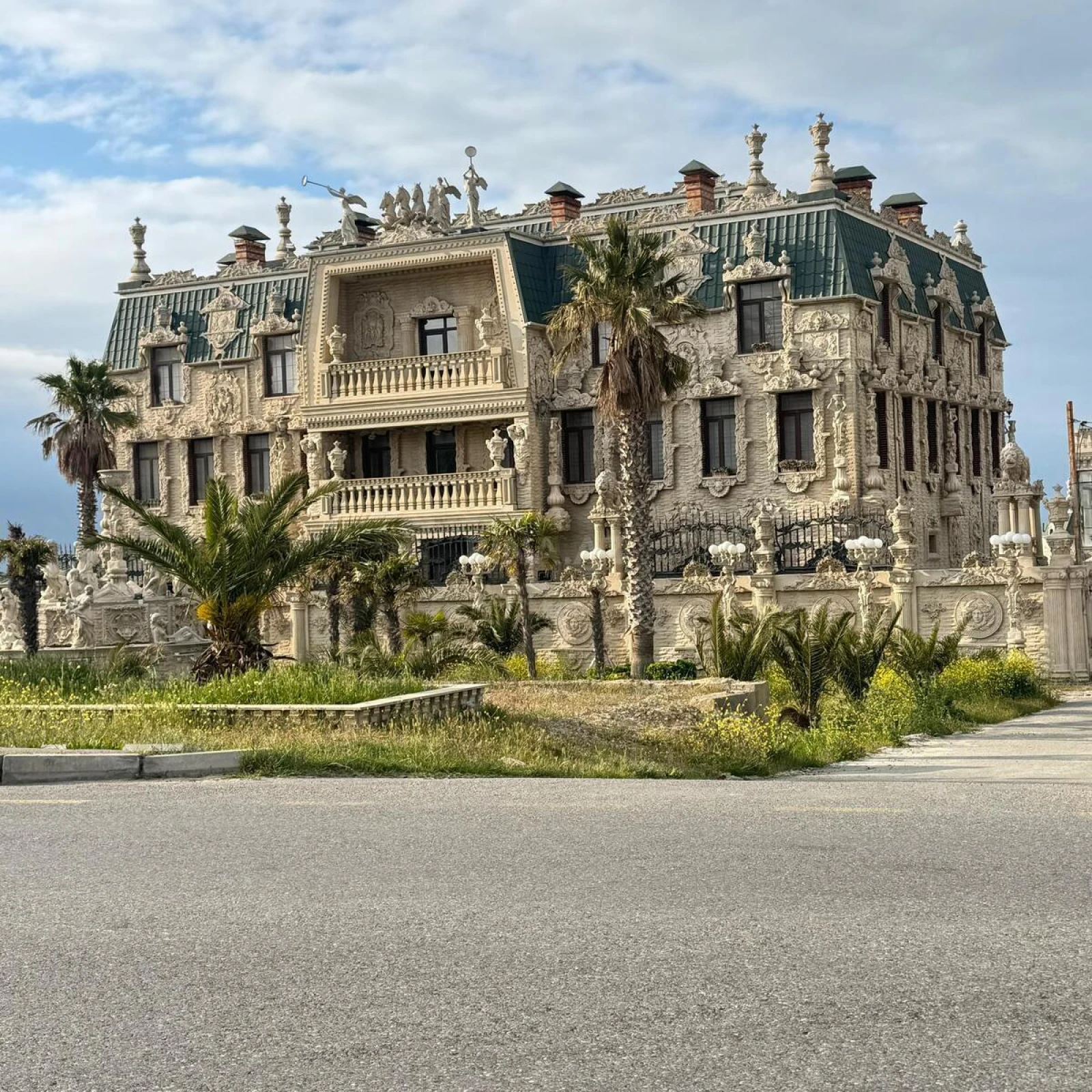 Satılır torpaq sahəsi 2 m²