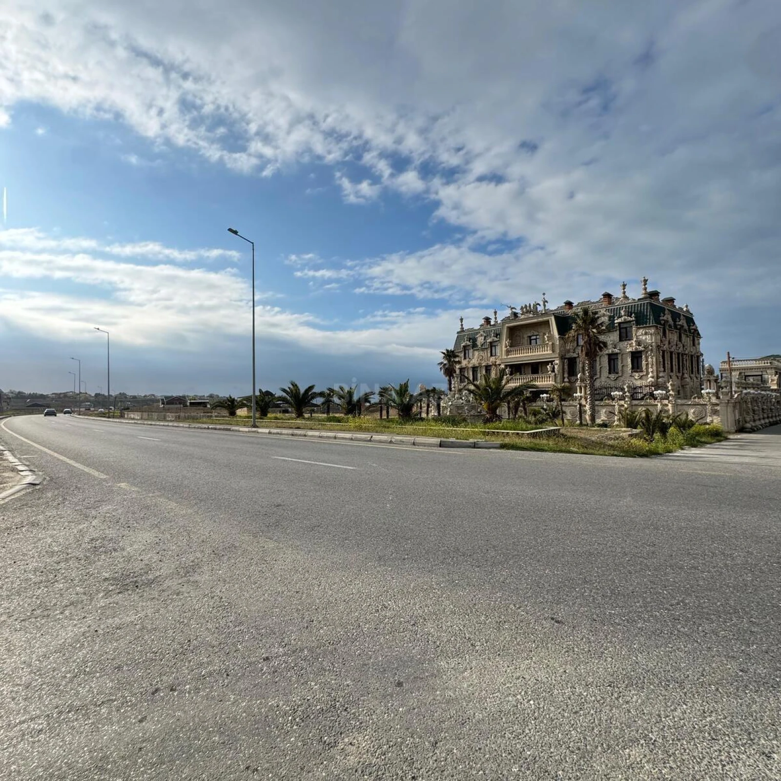 Satılır torpaq sahəsi 2 m²