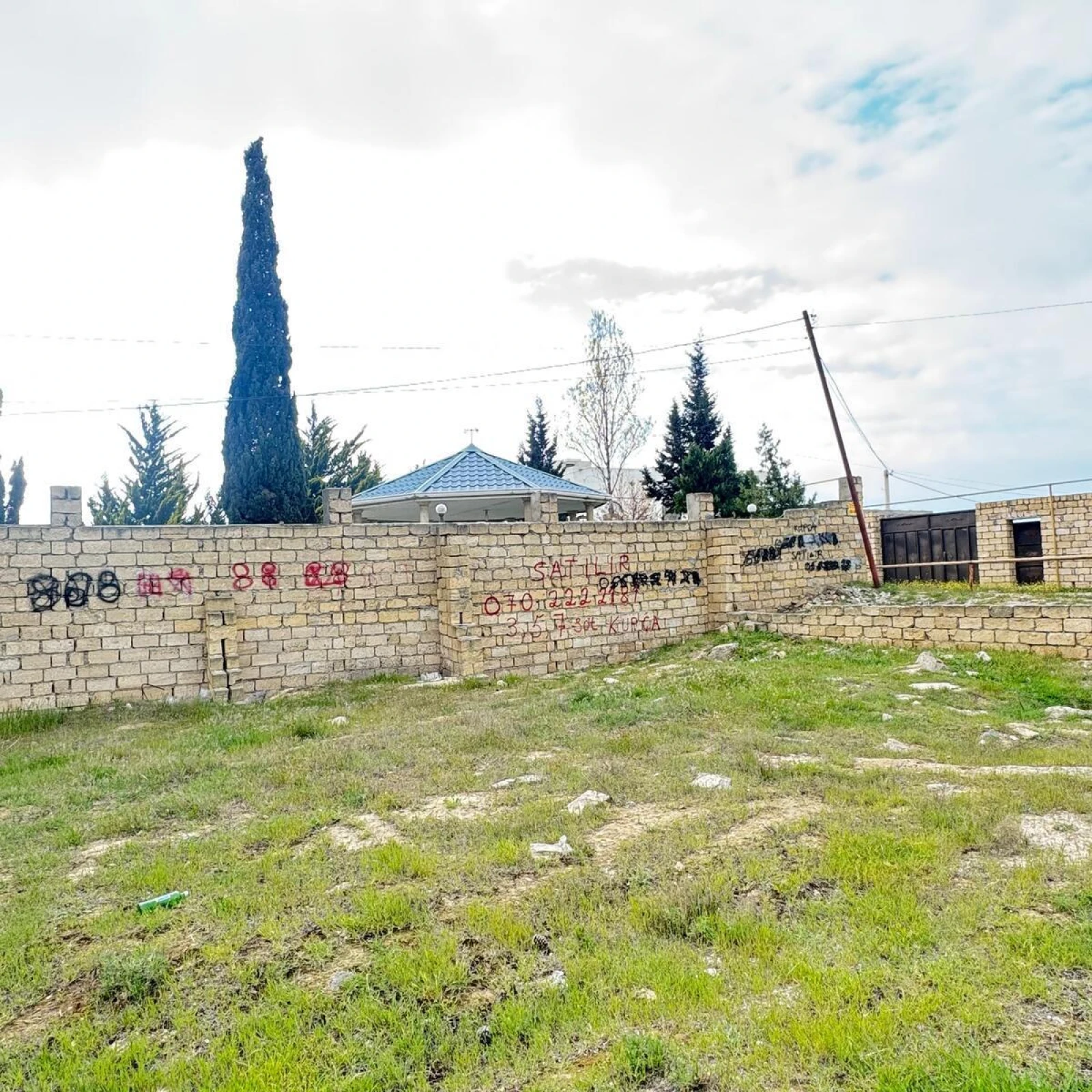 Satılır torpaq sahəsi 2 m²