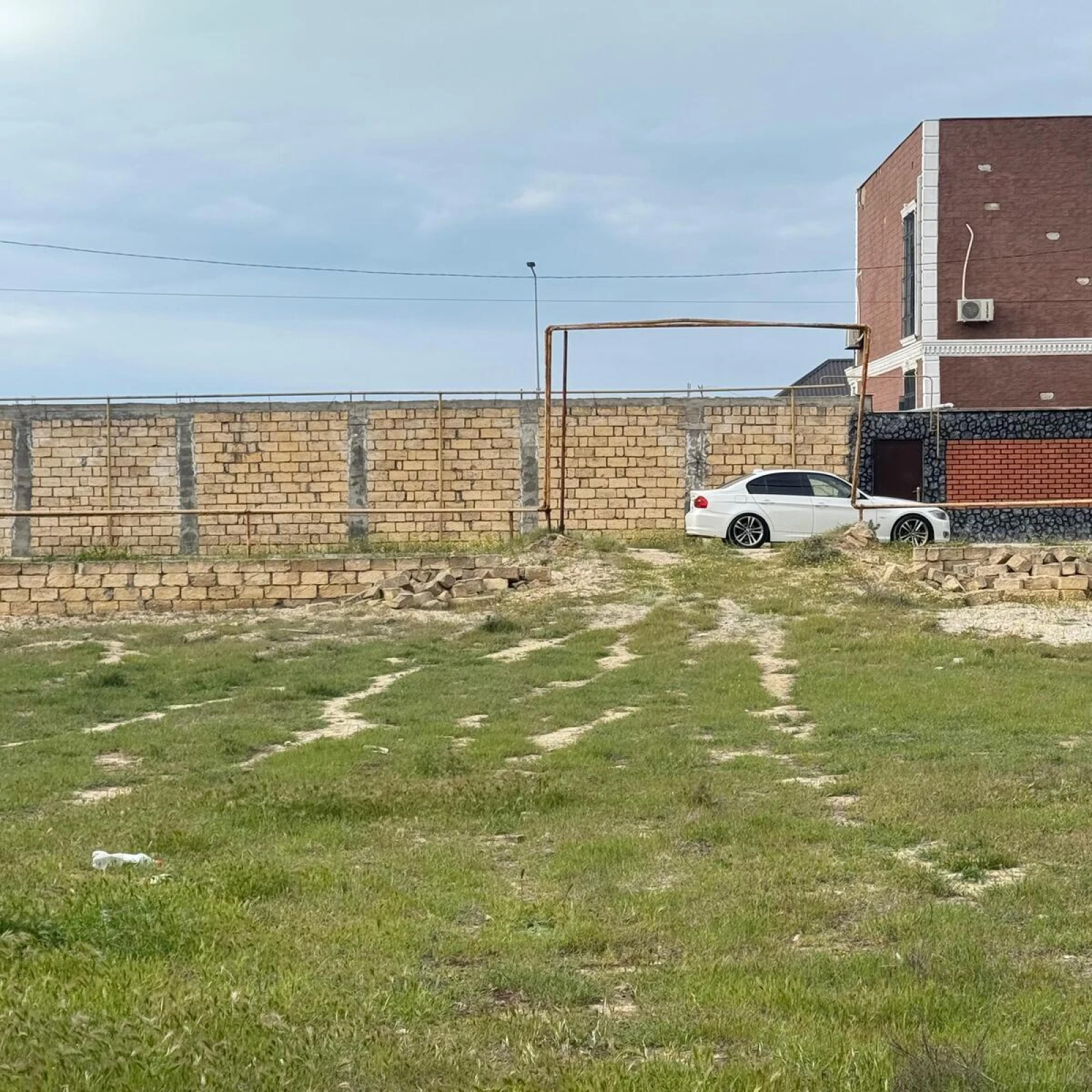 Satılır torpaq sahəsi 2 m²