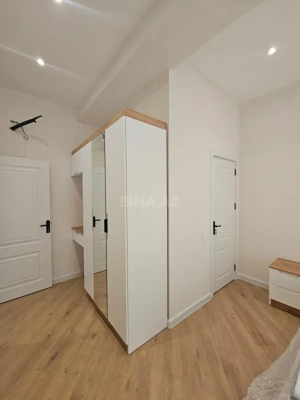 Satılır 3 otaqlı mənzil 125 m²