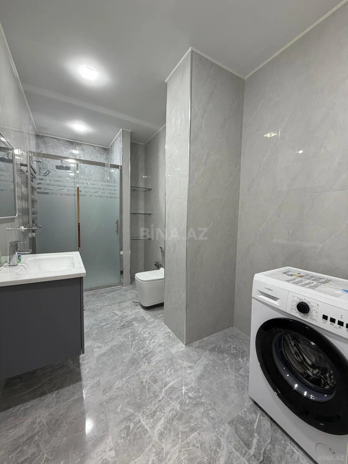 Satılır 3 otaqlı mənzil 125 m²