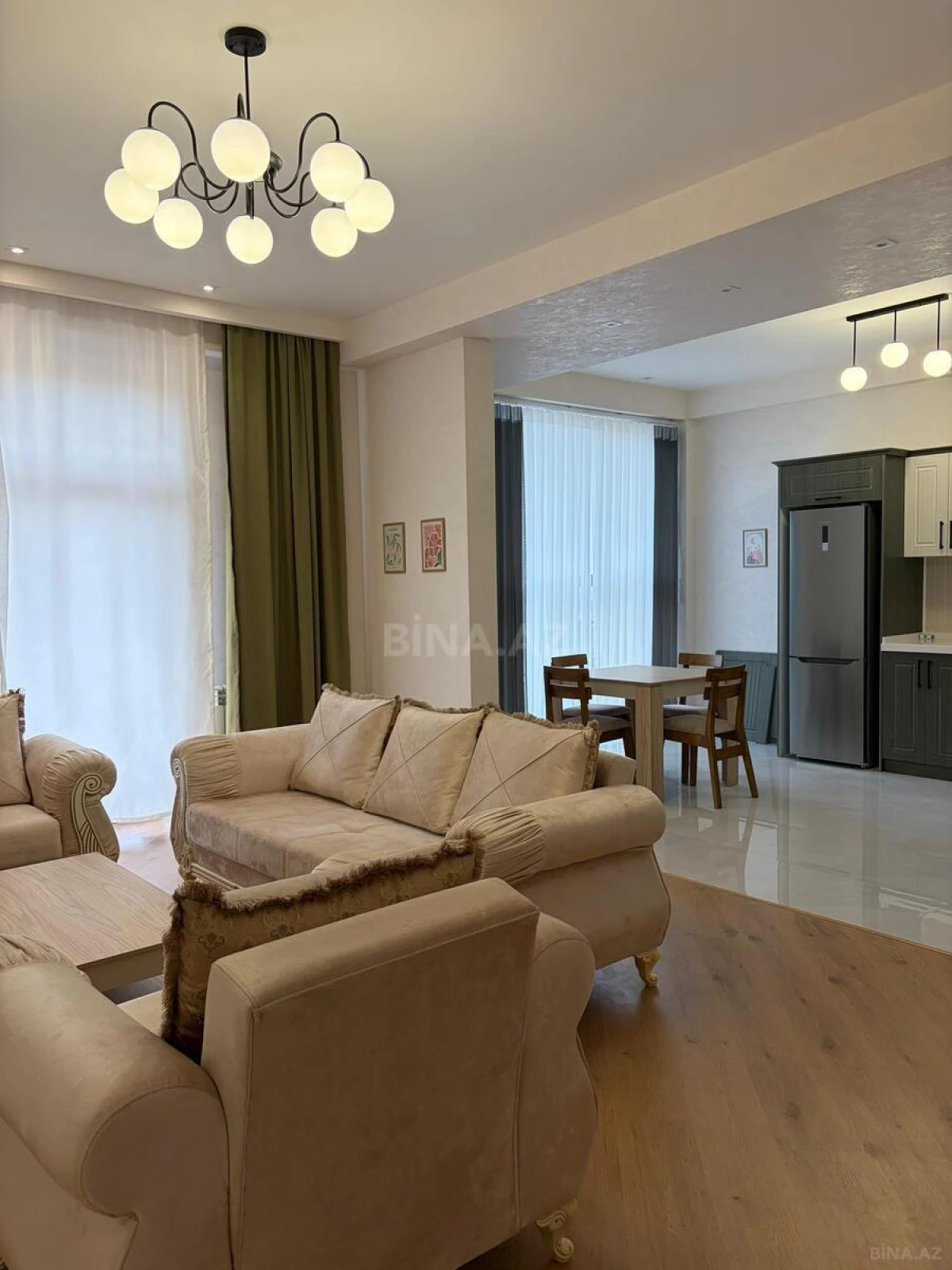 Satılır 3 otaqlı mənzil 125 m²