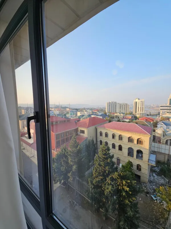 Satılır 3 otaqlı mənzil 125 m²