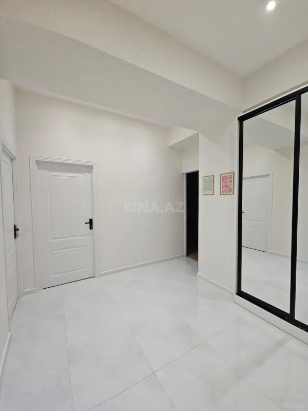 Satılır 3 otaqlı mənzil 125 m²