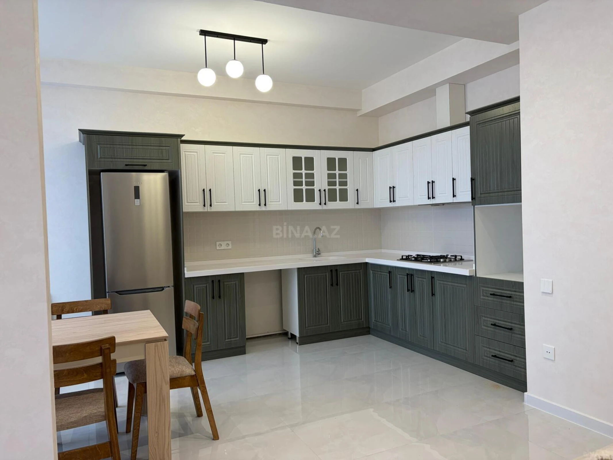 Satılır 3 otaqlı mənzil 125 m²