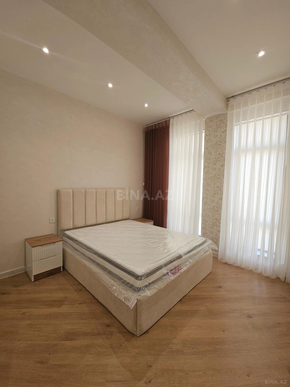 Satılır 3 otaqlı mənzil 125 m²