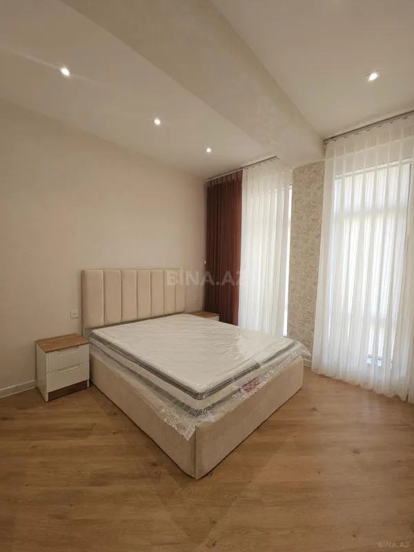 Satılır 3 otaqlı mənzil 125 m²