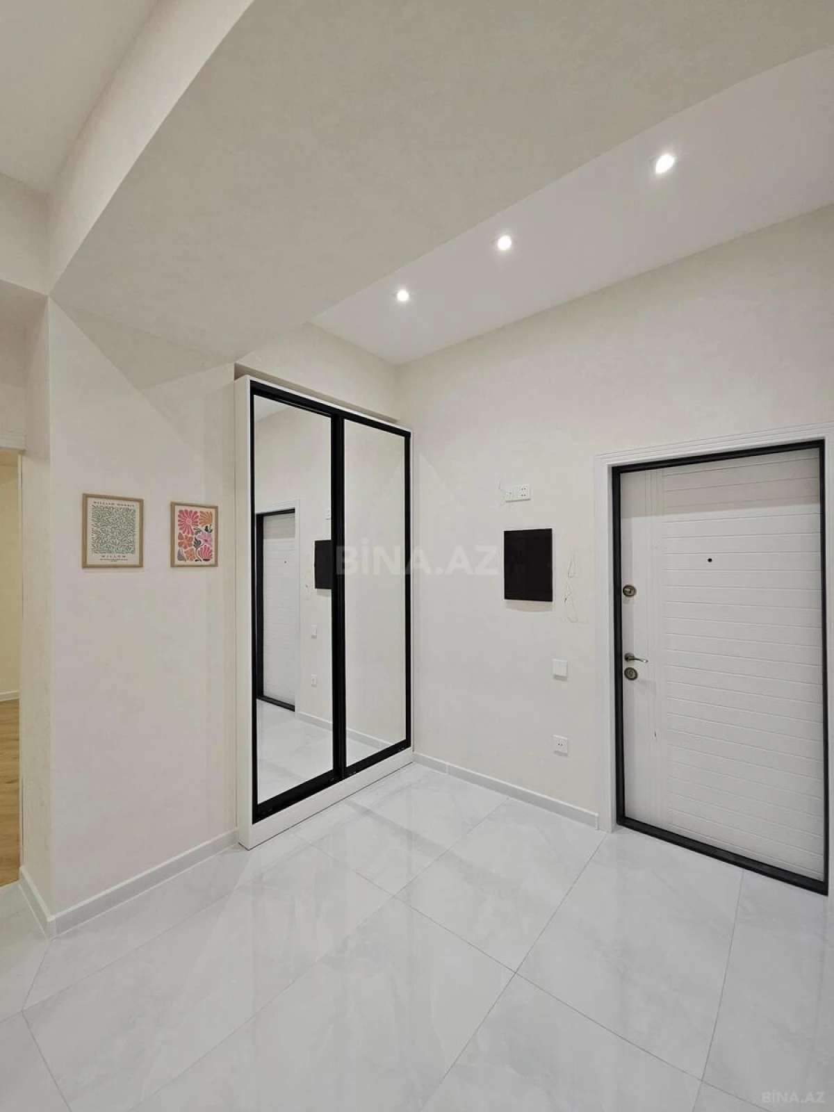 Satılır 3 otaqlı mənzil 125 m²