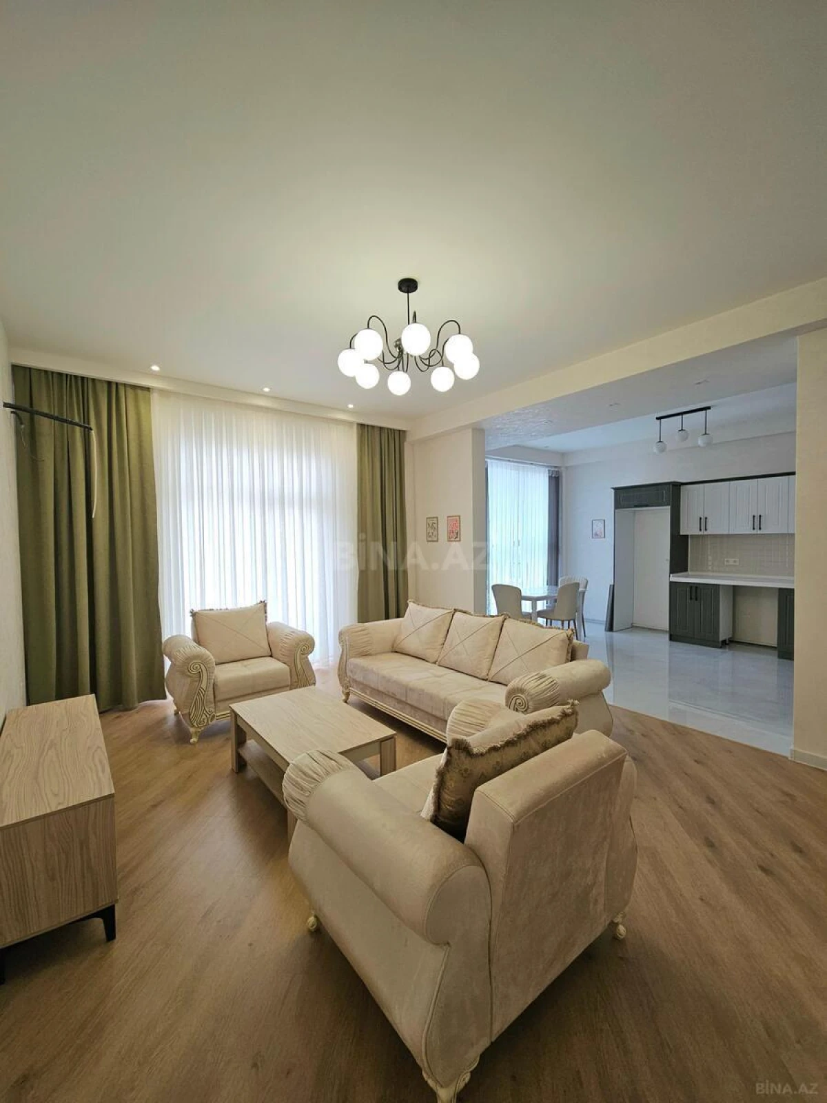 Satılır 3 otaqlı mənzil 125 m²
