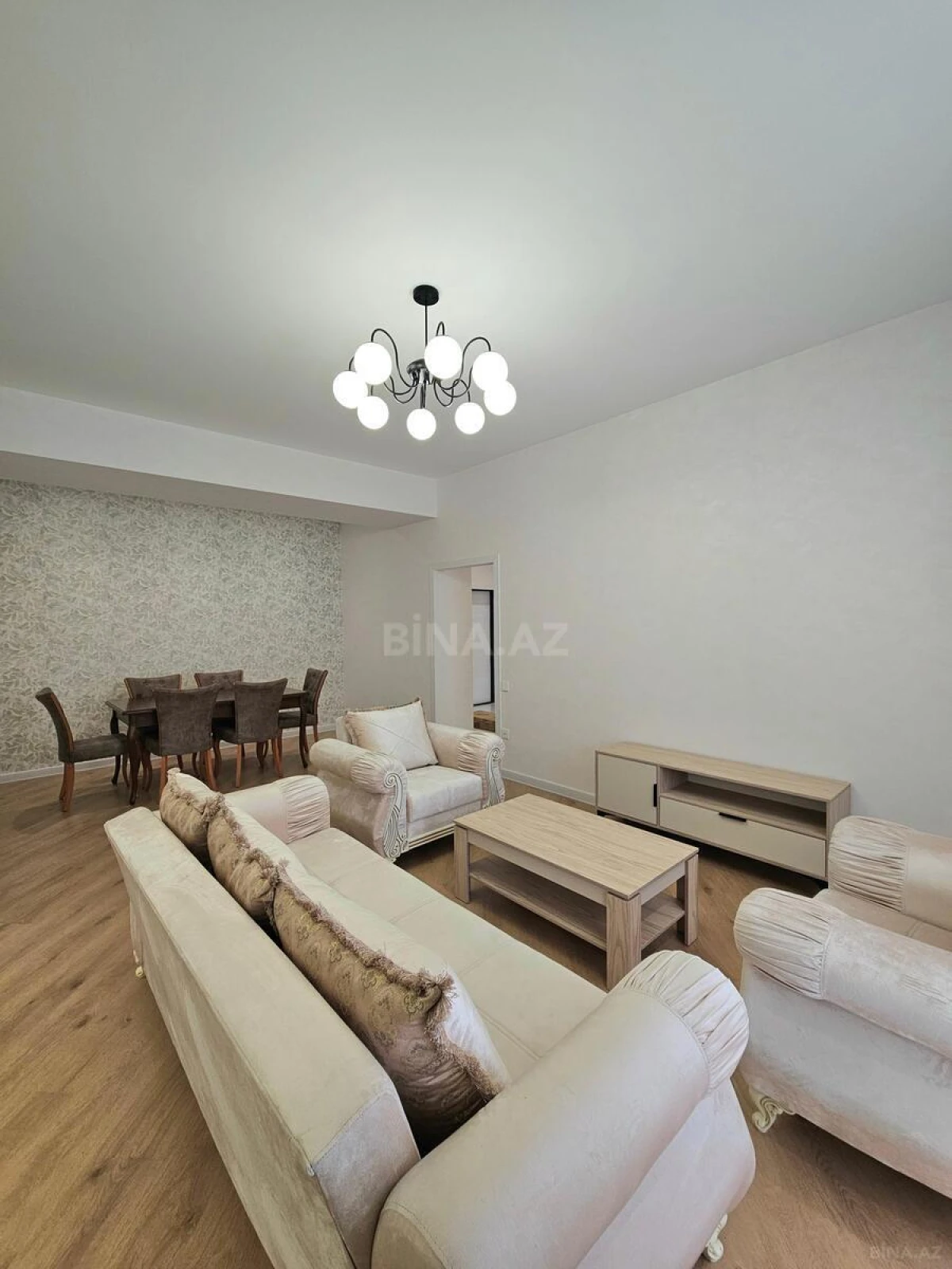Satılır 3 otaqlı mənzil 125 m²