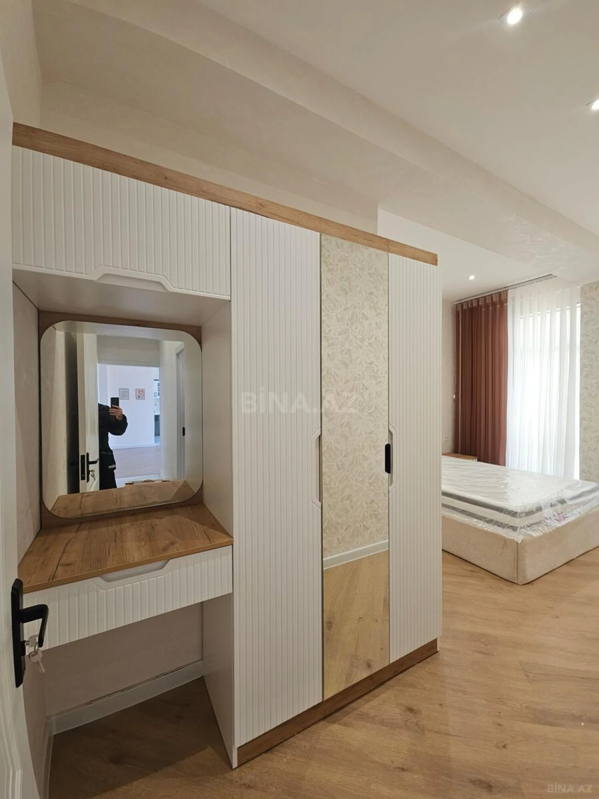 Satılır 3 otaqlı mənzil 125 m²