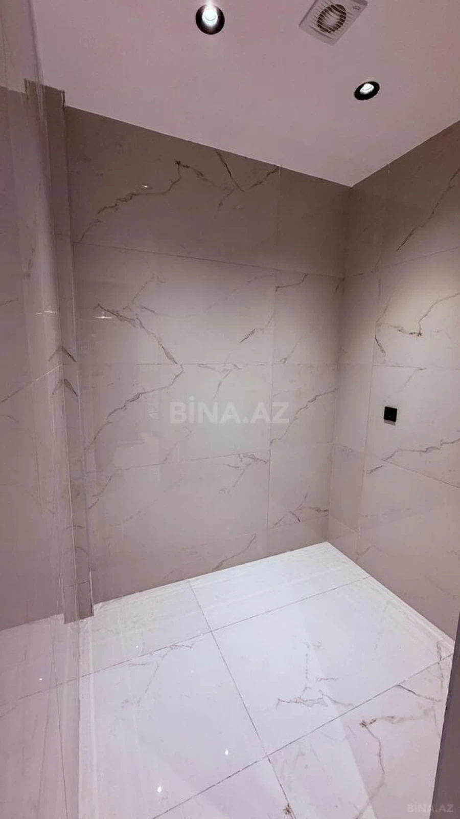 Satılır 3 otaqlı mənzil 147 m²