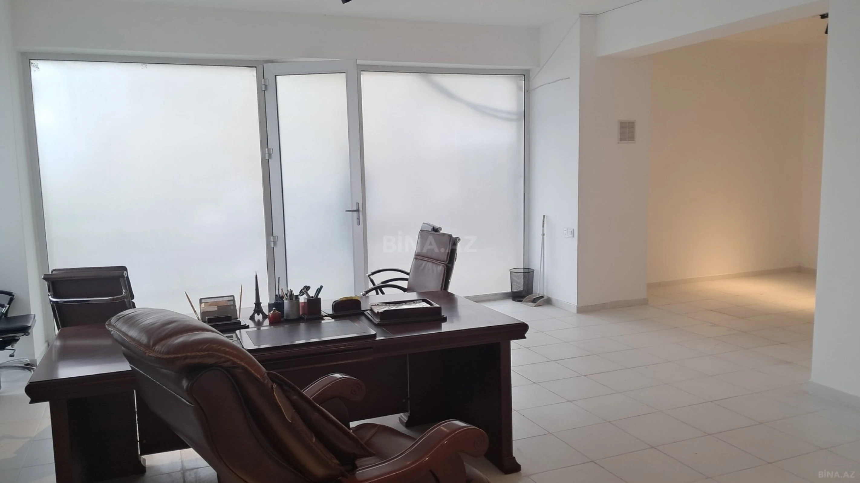 Satılır obyekt 182 m²