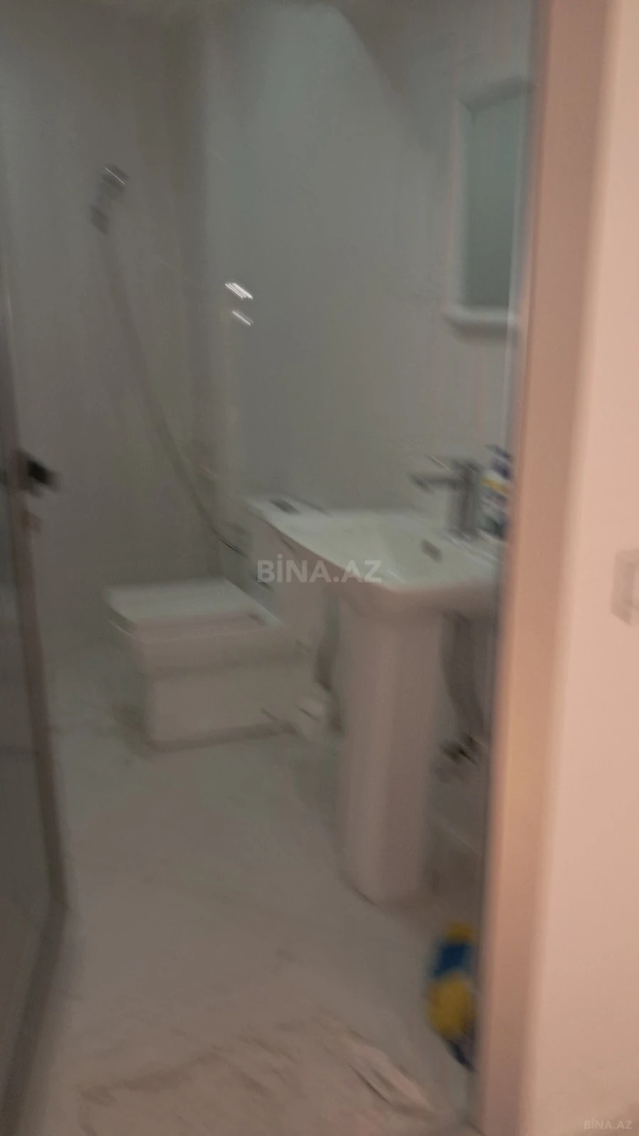 Satılır obyekt 182 m²