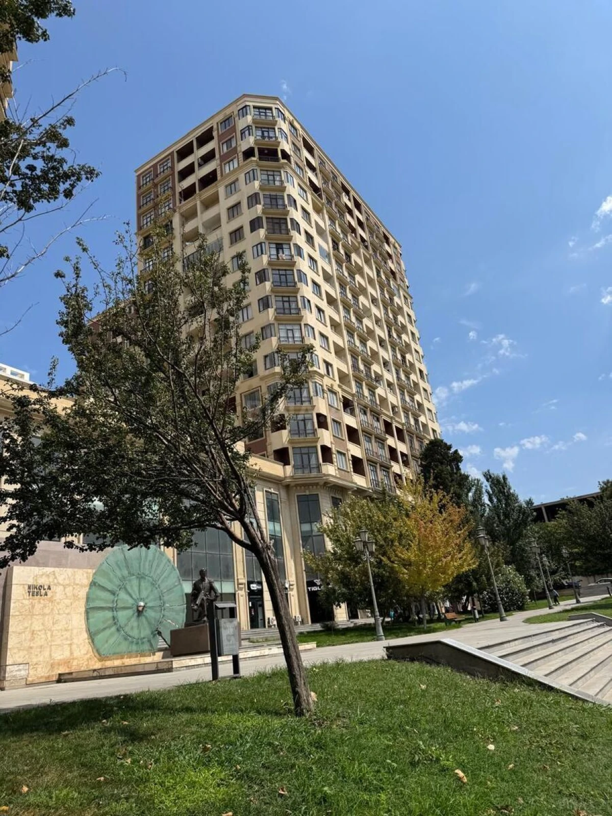 Kirayə verilir 3 otaqlı mənzil 141 m²