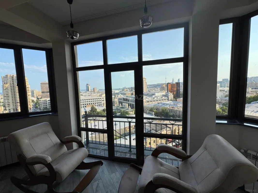 Kirayə verilir 3 otaqlı mənzil 141 m²