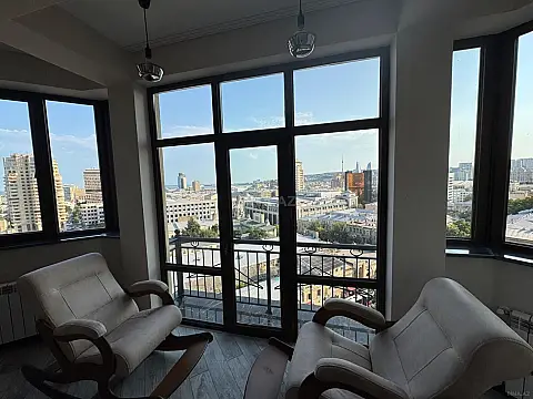 Kirayə verilir 3 otaqlı mənzil 141 m² — Bakı 3 otaq 141.00 m²